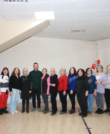 Büyüklerimiz, tiyatroda hünerlerini sergileyecek (4)