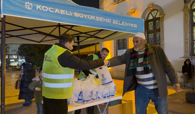 Büyükşehir’den kandil simidi ikramı