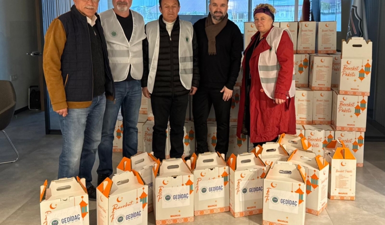 Kocaeli Gedidaç Erzincanlılar Derneği’nden Ramazan Erzak Yardımı