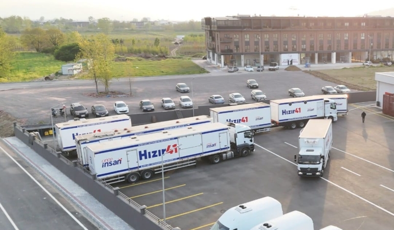 Büyükşehir’in Afet Tırı, İstanbulluların yanında