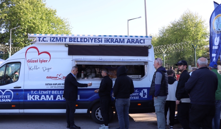 İzmit Belediyesinden TÜPRAŞ işçilerine sıcak destek