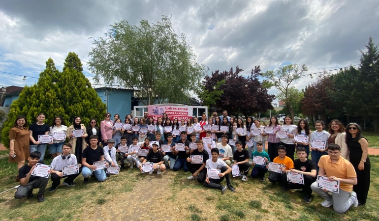 Çınar Akademi LGS Merkezi ilk mezunlarını verdi