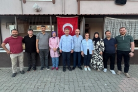 Kocaeli Trabzonlular Derneği’nden şehit ailesine vefa ziyareti (1)