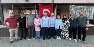 Kocaeli Trabzonlular Derneği’nden şehit ailesine vefa ziyareti (1)