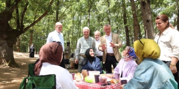Başkan Büyükakın, Gebze'de annelerin pikniğine katıldı (3) (Büyük)