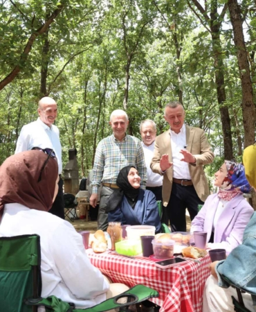 Başkan Büyükakın, Gebze'de annelerin pikniğine katıldı (3) (Büyük)