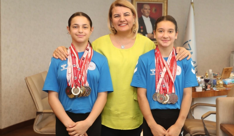 Fatma Başkan, İzmit’in gururu olan genç cimnastikçileri tebrik etti