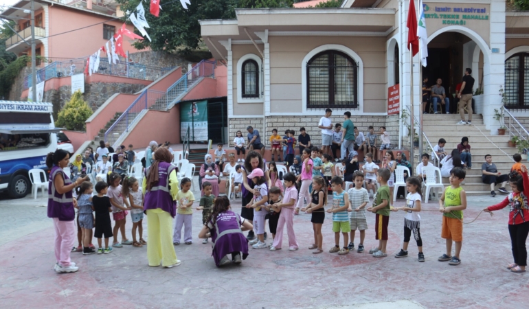 Mahallelerde geleneksel çocuk şenliği binlerce çocuğu buluşturdu