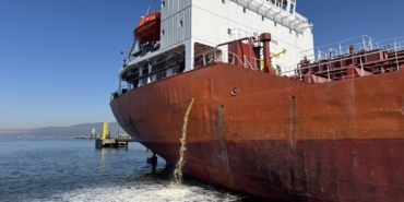 Büyükşehir'den denizi kirletengemiyesuçüstü (6)