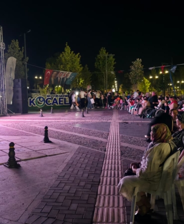 Büyükşehir'den kitapseverlere film molası (6)