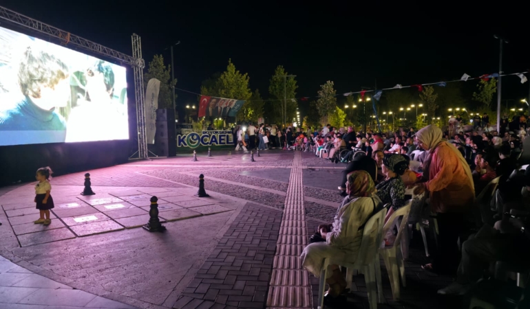 Büyükşehir’den kitapseverlere film molası