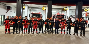 Kocaeli Büyükşehir, Balıkesir'e ekipleri hızır gibi gönderdi