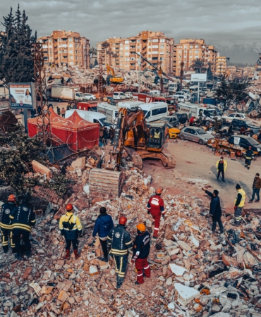 Kutsal mücadele, alevler arasında zamanla yarış (3)