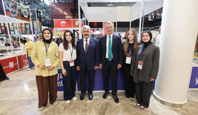 Büyükakın Kitap Fuarı kentin geleceğine iz bırakıyor. docx (4)