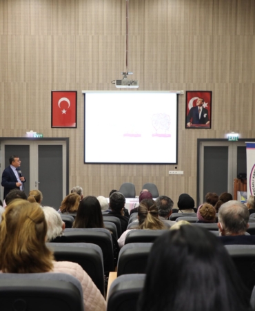 Karamürsel’de Meme Kanserine Karşı Farkındalık Semineri Düzenlendi (5)