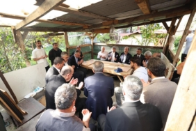 Başkan Büyükakın'dan acılı ailelere taziye ziyareti (3)