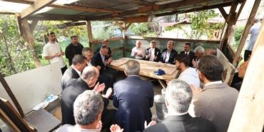 Başkan Büyükakın'dan acılı ailelere taziye ziyareti (3)