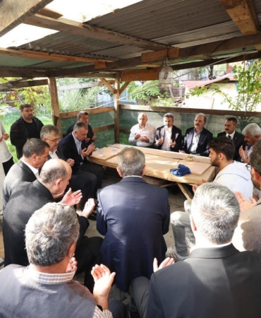 Başkan Büyükakın'dan acılı ailelere taziye ziyareti (3)