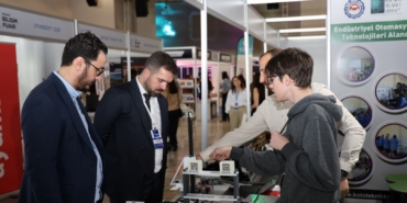 Bilişim Fuarı stantlarına 7'den 70'e yoğun ilgi (27)