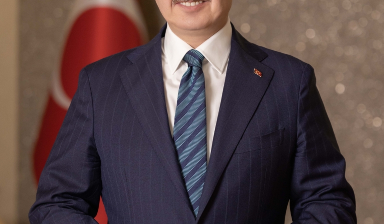 Kocaeli Büyükşehir Belediye Başkanı Doç. Dr. Tahir Büyükakın