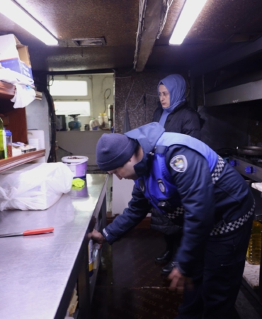 Zabıtadan balıkçı teknelerine yılbaşı denetimi (1)