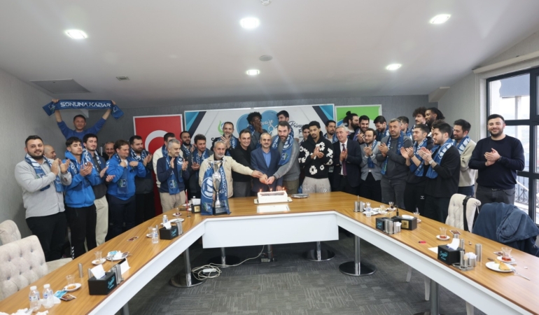 Başkan Çiftçi, şampiyon kadroyla bir araya geldi