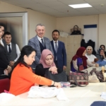 Başkan Büyükakın, komek kursiyerlerini ziyaret etti (1)