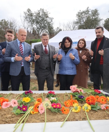 Efsane Pehlivan Aydın Demir Mezarı Başında Rahmetle Anıldı (7)