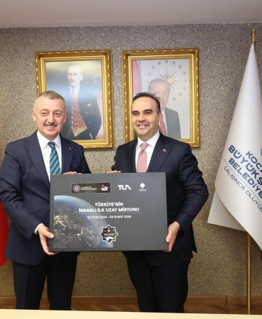 Bakan Kacır'dan Büyükşehir'e ziyaret (2)