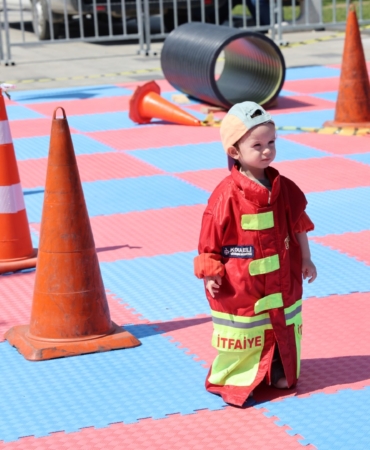 Çocuklar kahraman da oldu aşçı da (2) (Büyük)