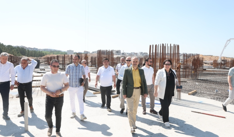 Çiftçi, Çayırova Devlet Hastanesi inşaatını inceledi